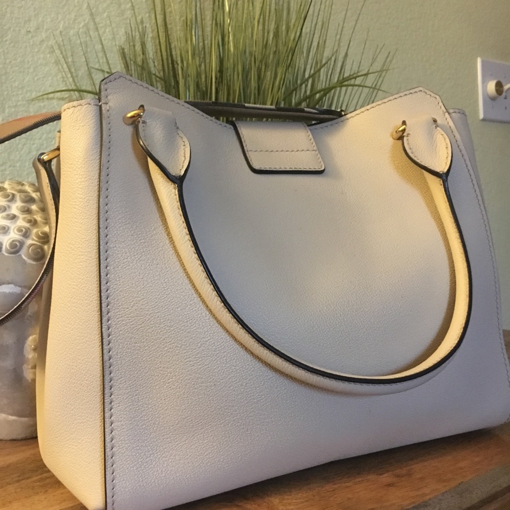 ❌SOLD❌ Burberry Buckle Handbag - Picture 2 of 8